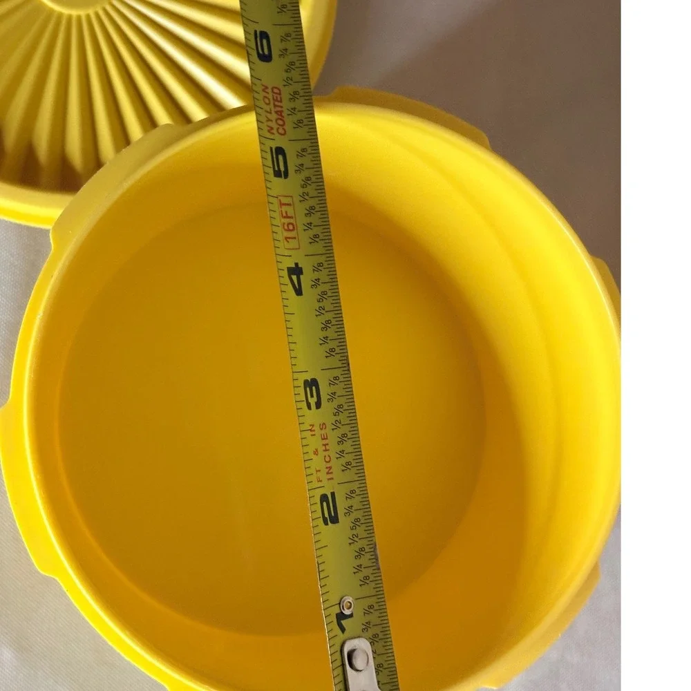 Tupperware vintage servalier